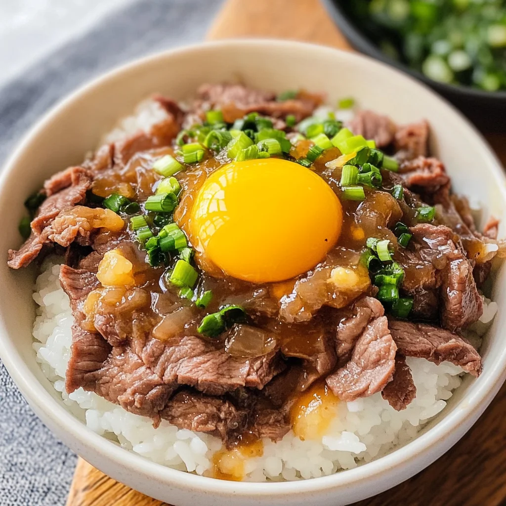 Gyudon (Japanese Beef Bowl)